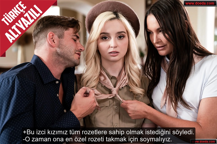 Sarışın Liseli İzci Kız Kaptanına Tüm Rozetleri Toplamak İstediğini Söyledi